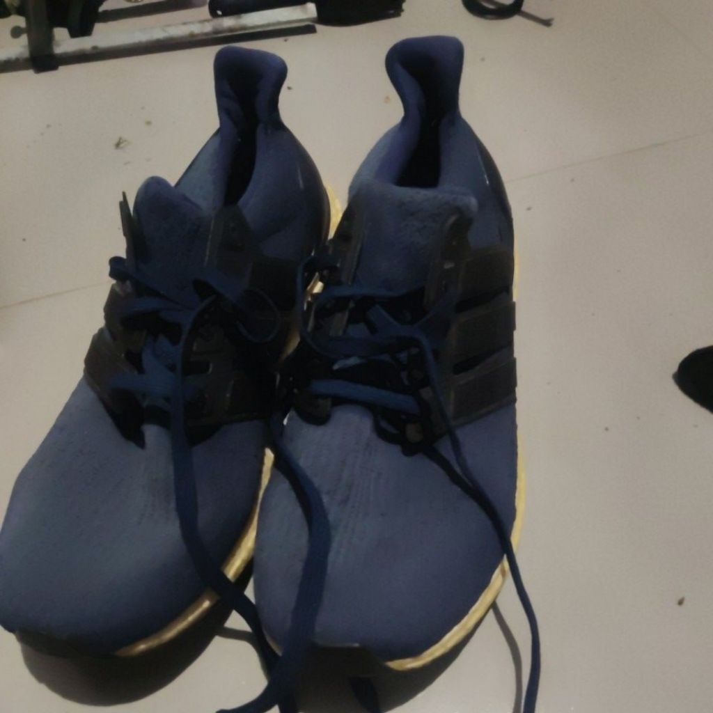 sepatu running Adi continental bekas pakai zise 44 insole 28