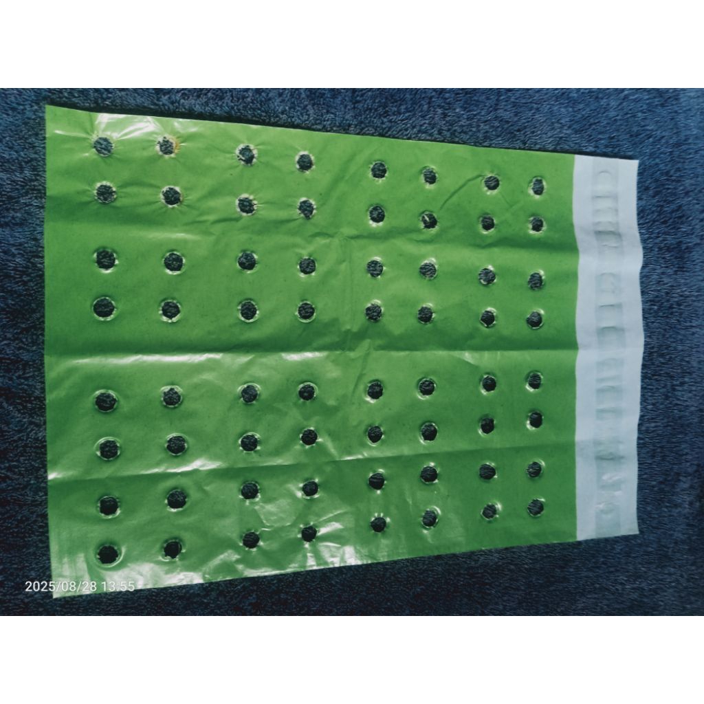 

1 PCS PLASTIK POLYMAILER BERLUBANG BUAT KANTONG PECKING SAYURAN,Ukuran; Pa 35cm * Le 25cm,WARNA HIJAU~KELOLA BOGA PACK