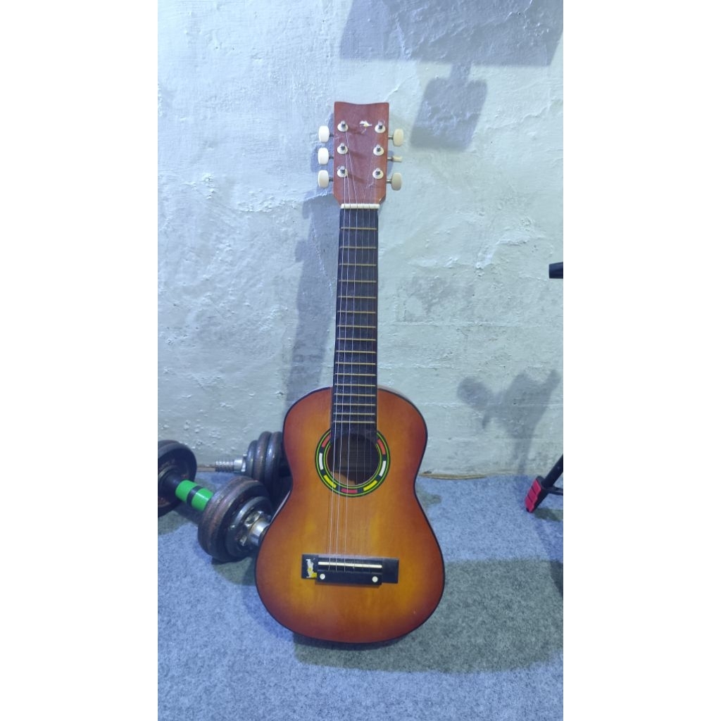 gitar kecil