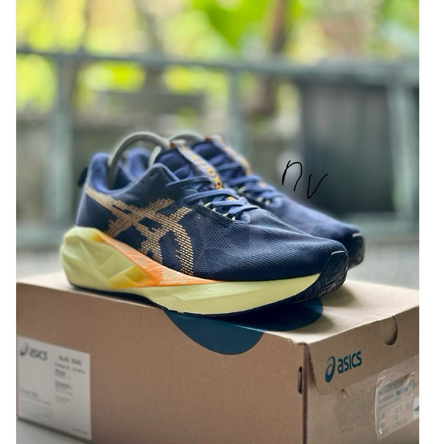 ASICS NOVABLAST 5 size 42.5 (27cm)