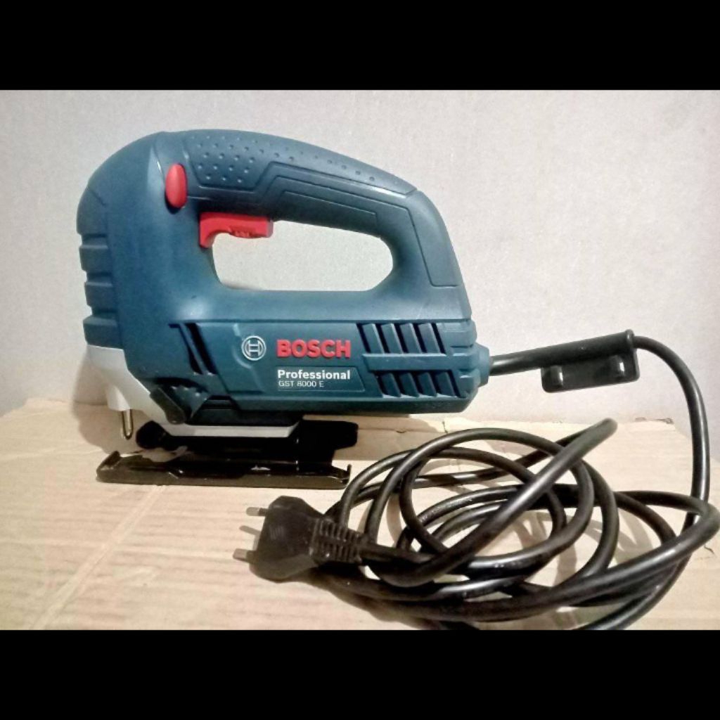 mesin gergaji listrik jigsaw Bosch GST 8000 E bekas