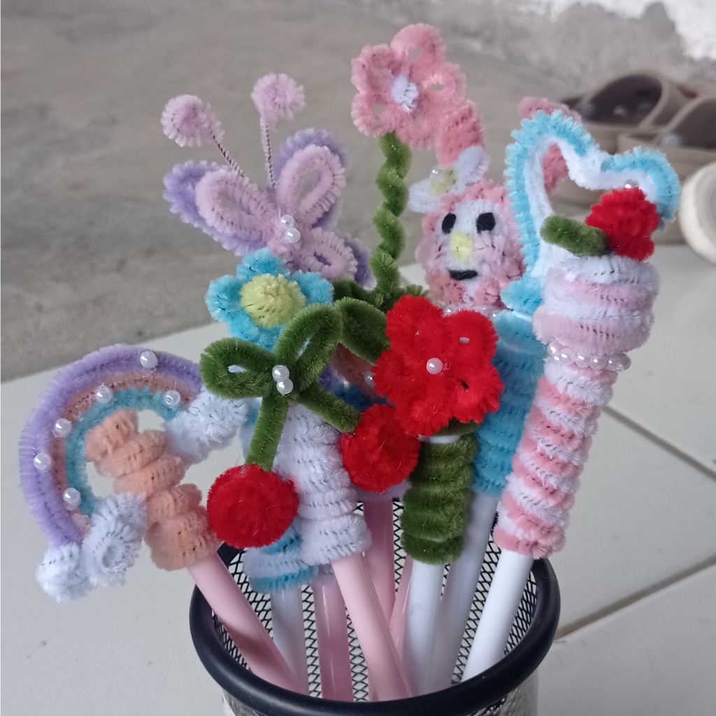 

Pulpen Pena Kawat Bulu Karakter Bisa Lepas Pasang