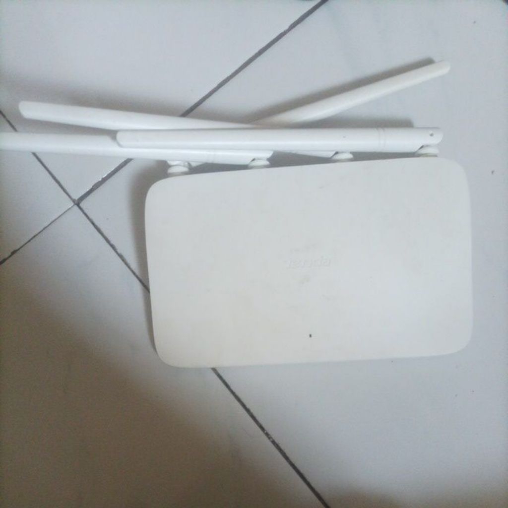 router wifi tenda F6