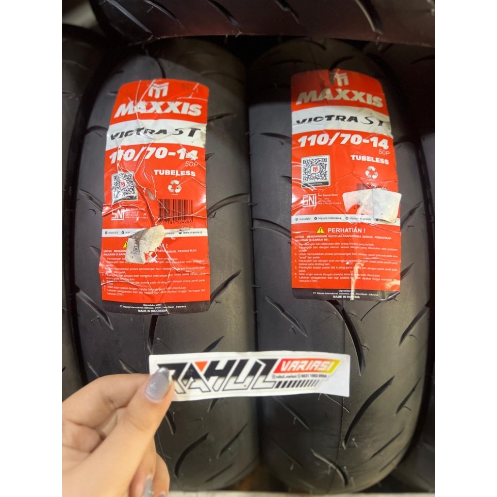 BAN MAXXIS VICTRA 110/80 RING 14 BAN TUBLESS MAXXIS VICTRA 110/80 -14