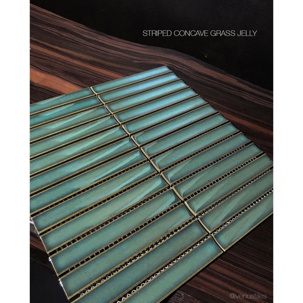 

Venus Pottery Striped Concave Grass Jelly Glossy (PER METER) - Mozaik Keramik Dinding Kamar Mandi Mosaic Keramik Dinding Hias Rumah Laundry Modern Mozaik Dinding Kamar Mandi