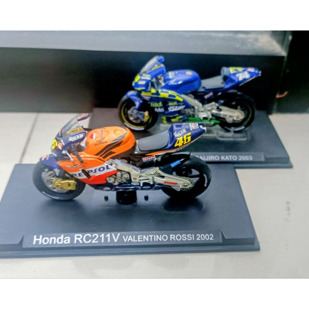 1 paket Altaya Rossi dan Kato 1/24