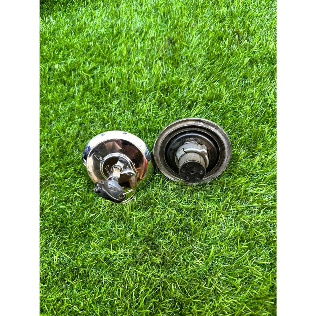 Tutup Tangki + Kunci Ori Copotan Motor Honda – Megapro, Verza, CBR150R Old, Tiger