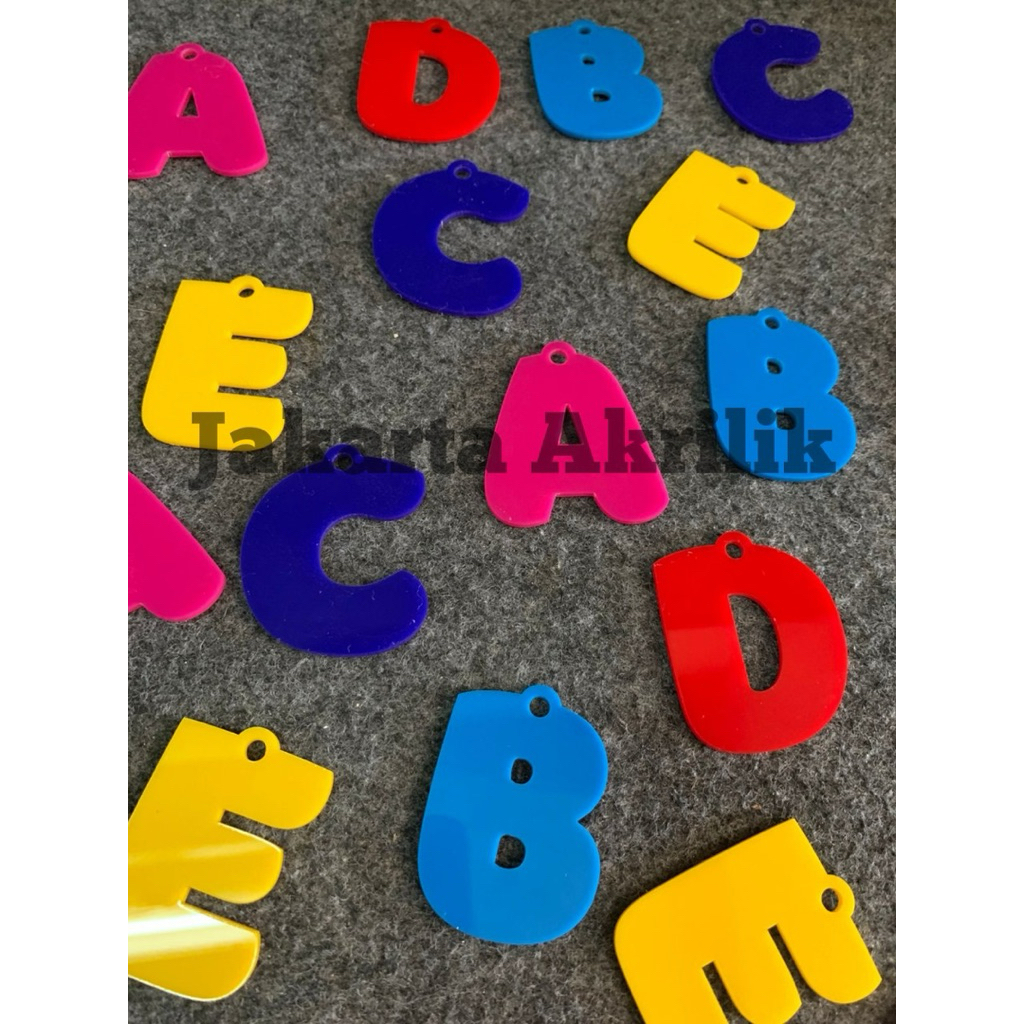 HURUF AKRILIK / HURUF GANTUNGAN KUNCI (GANCI) 2mm