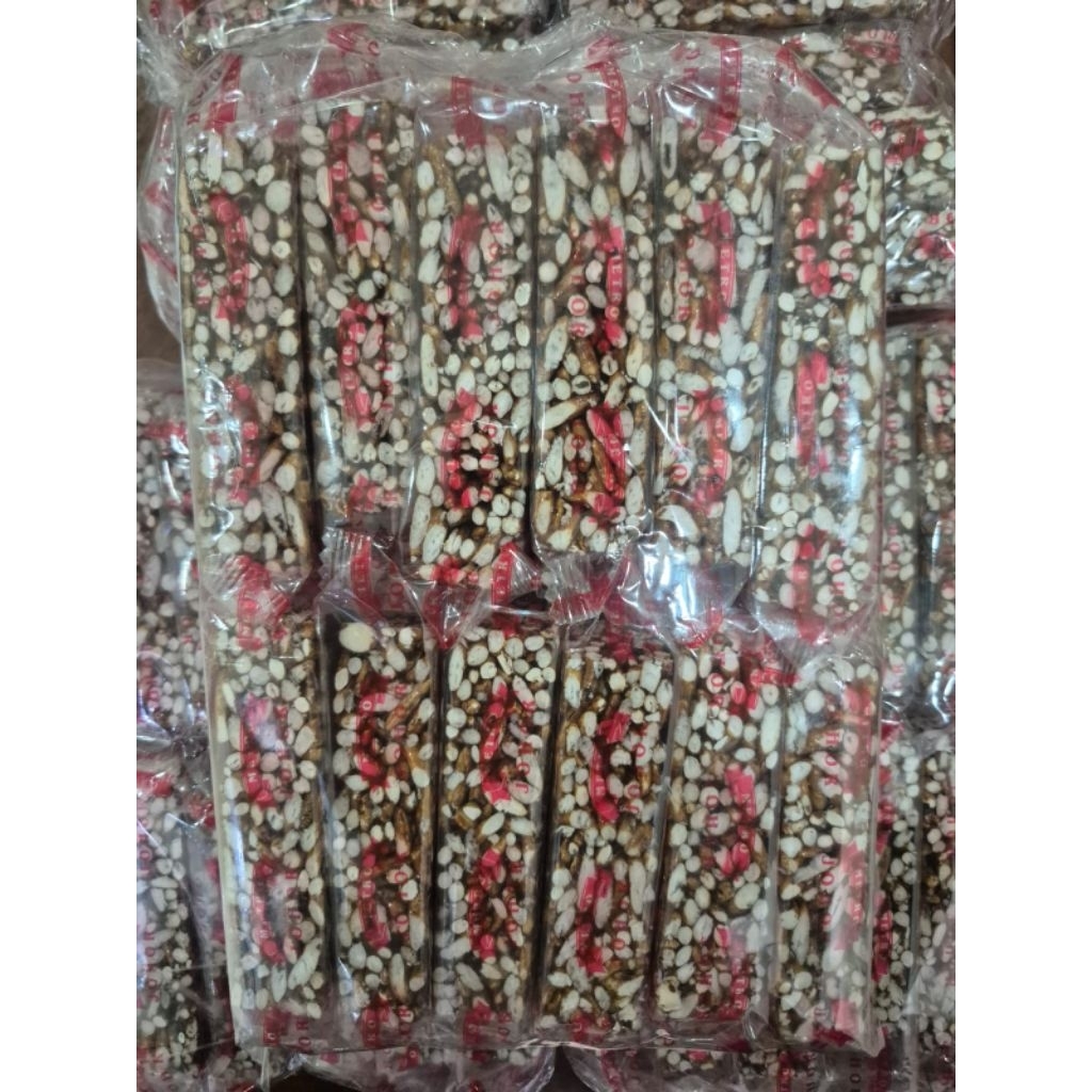 

Gipang/Jipang Beras Manis Isi 12 pcs/bungkus Oleh-oleh Medan