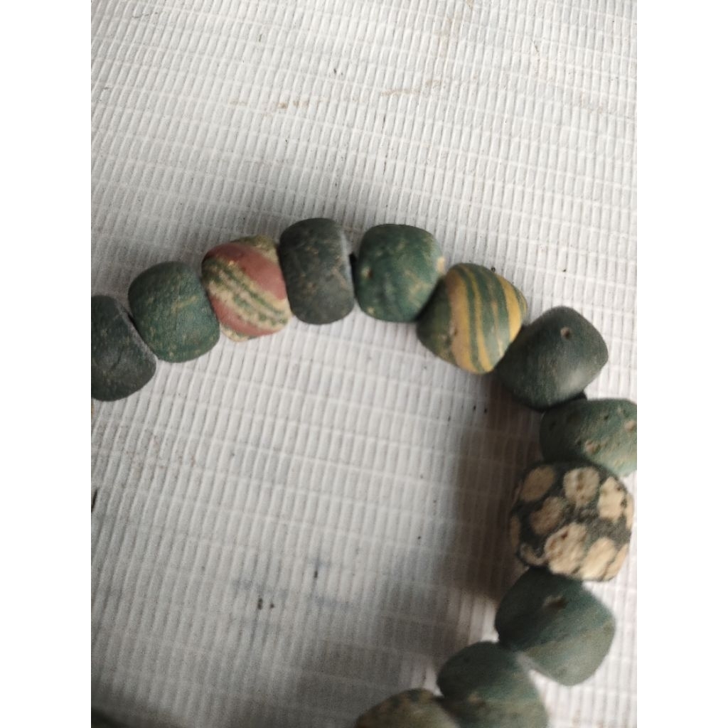 Gelang Manik manik Temuan