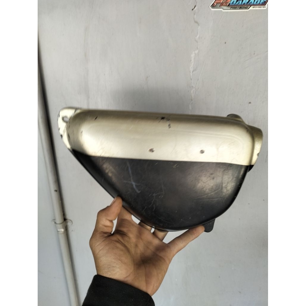 Tepong aki tutup aki cover aki Kanan cb100 cb125 original