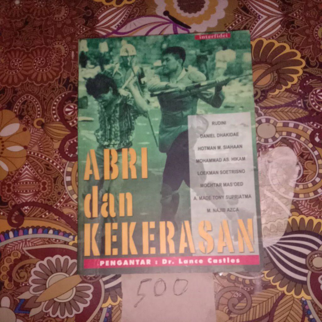 BUKU ABRI DAN KEKERASAN