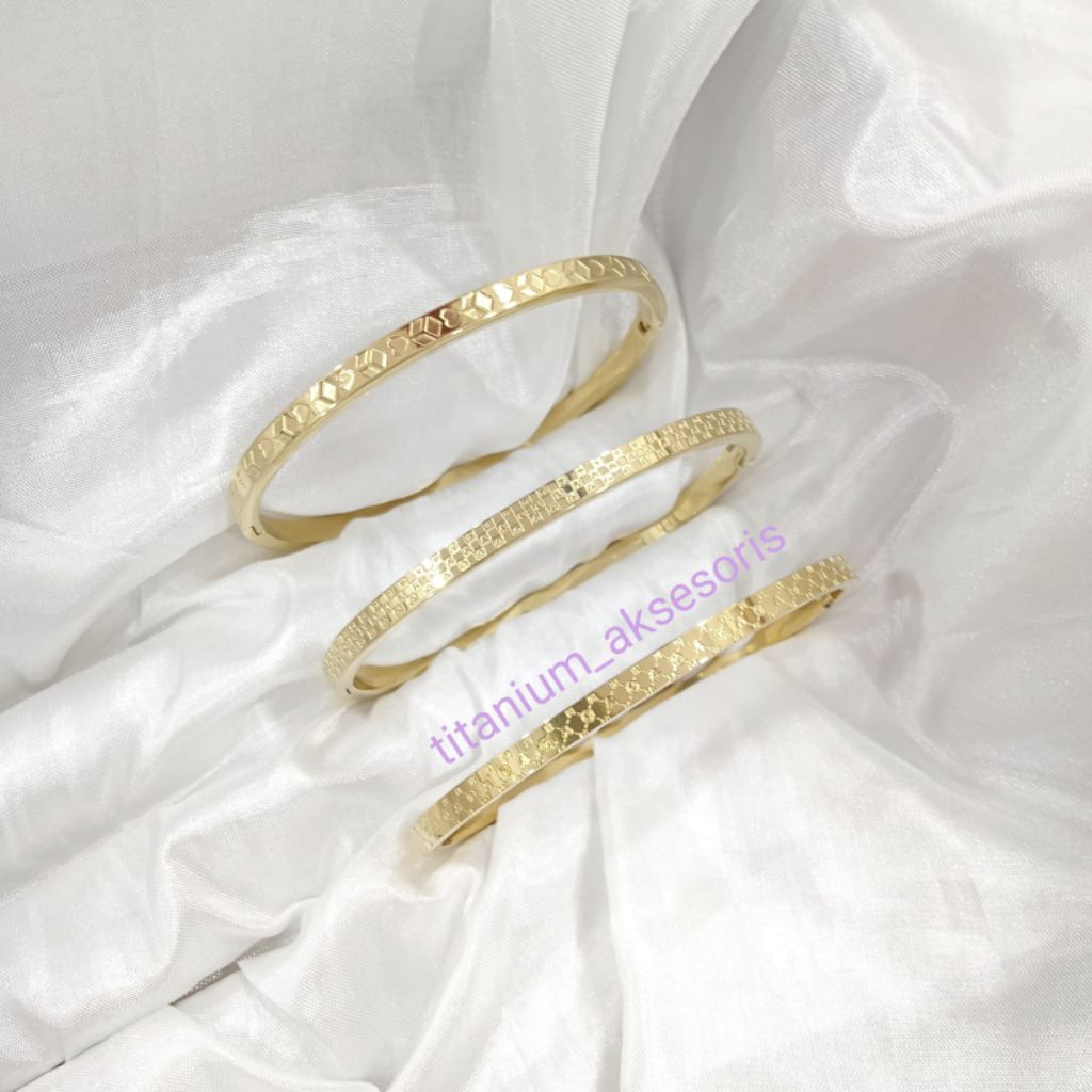 gelang bangle oval titanium fashion ukir 4MM uk 17
