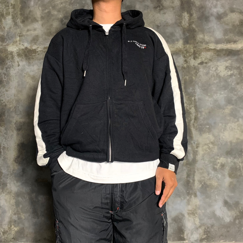ZipHoodie Who A.U Hitam size L