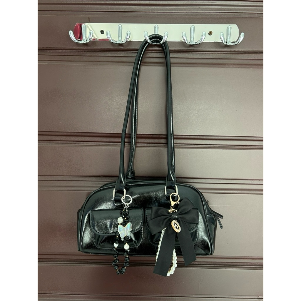 PRELOVED- Shoulder bag Free bag charm