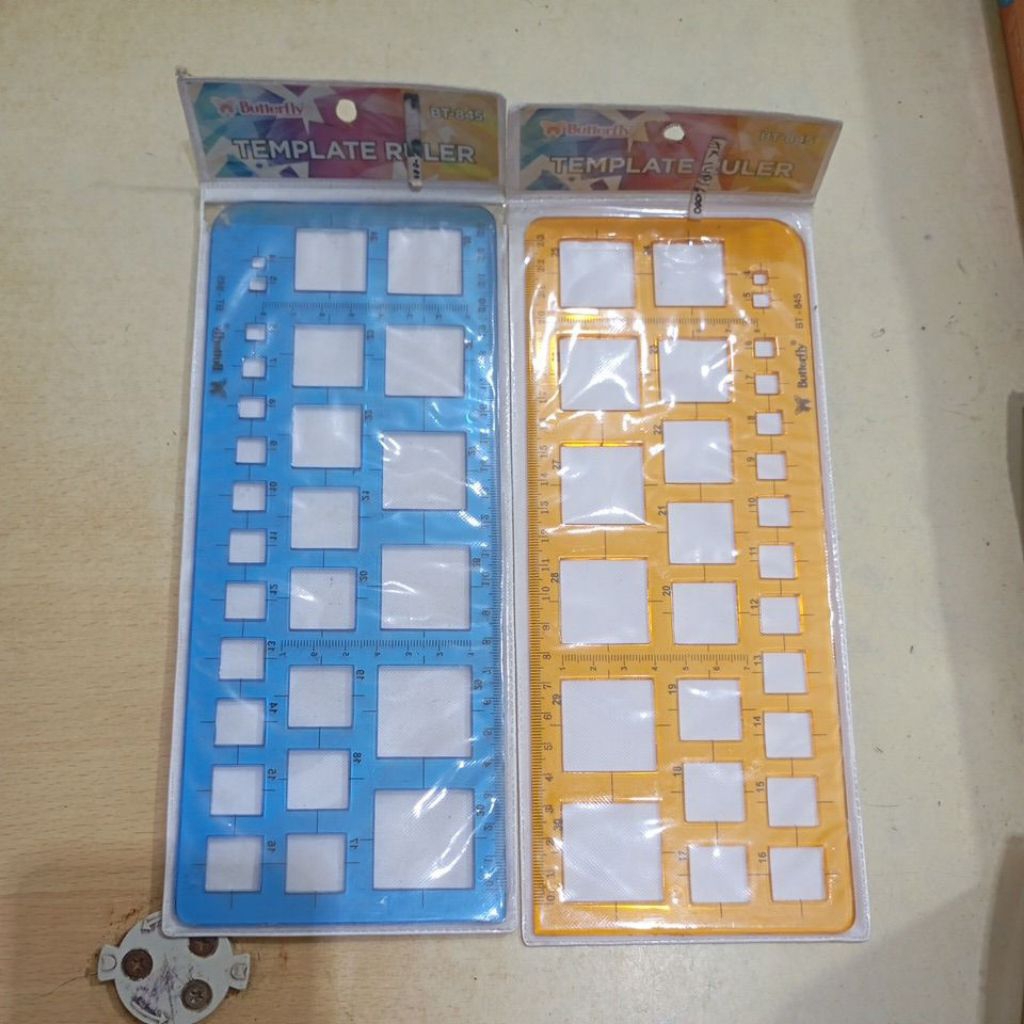 

PENGGARIS 23 CM BENTUK POLA SEGI EMPAT