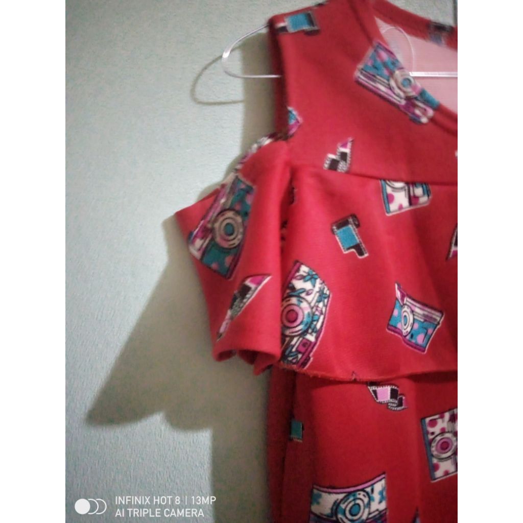 Atasan wanita warna MERAH