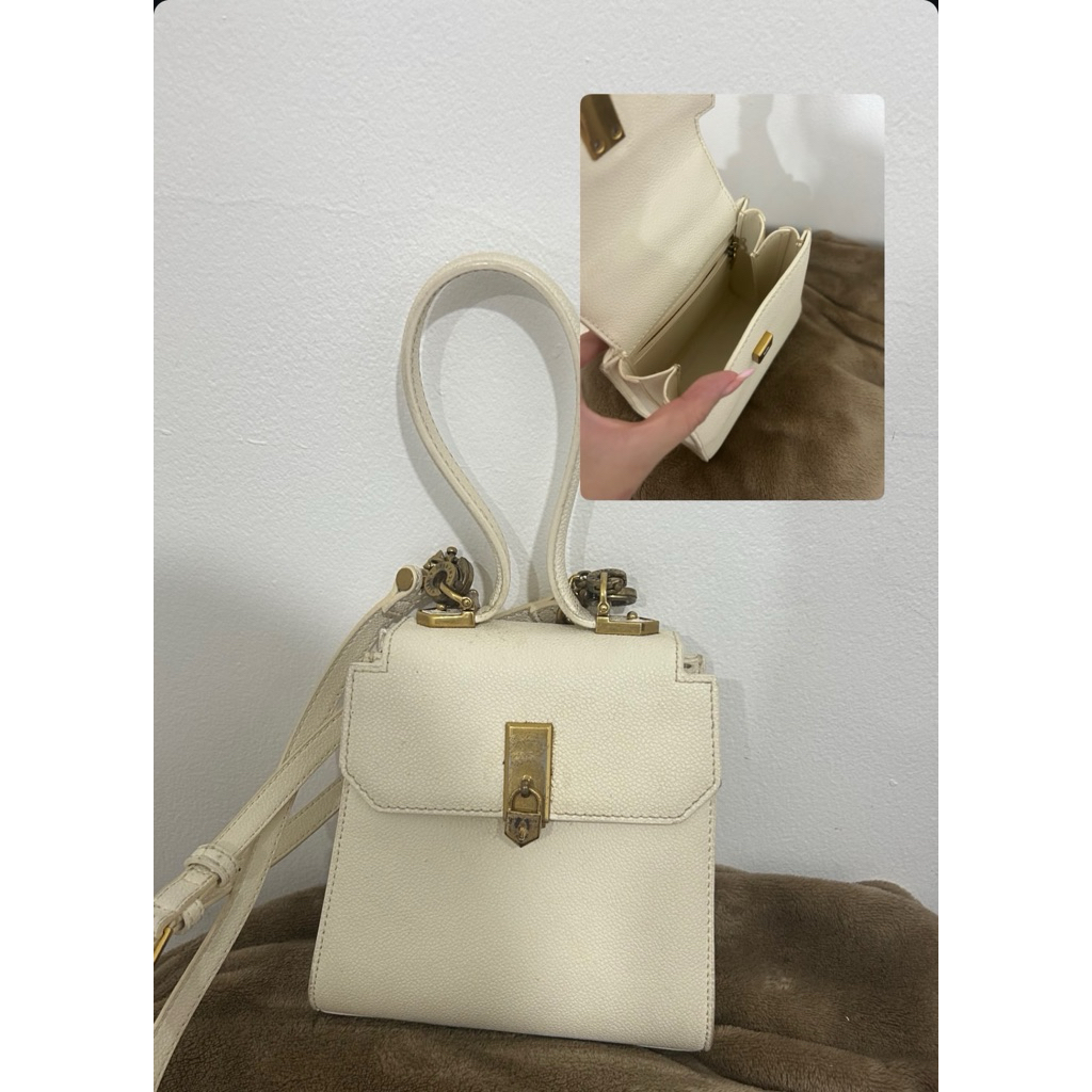 Preloved Tas Charles & Keith CK Putih Off White Bag ORI