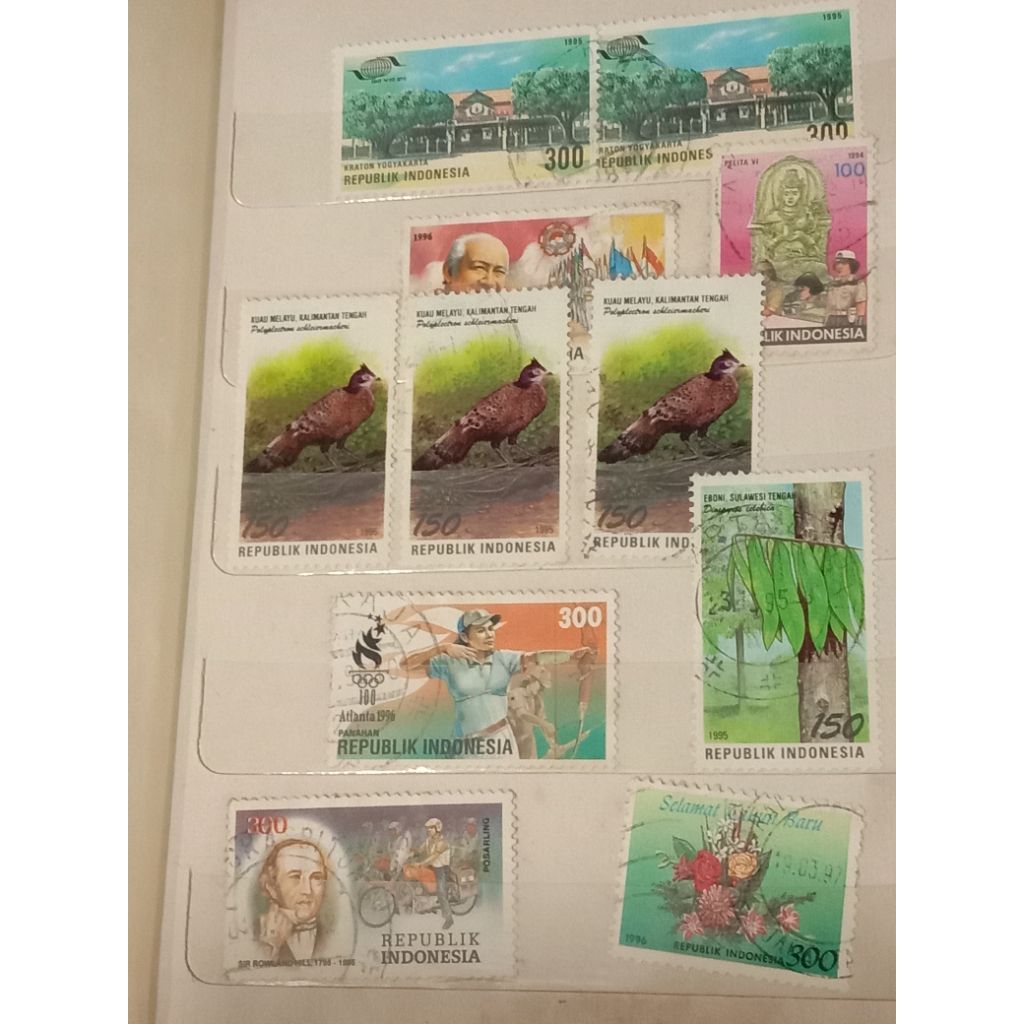 

Perangko Bekas Indonesia ada cap ( Produk dikirim random )