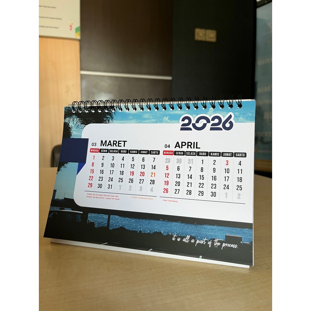 

Kalender Meja 2026 6 Lembar 2 Sisi - Bahan AC 230 - Penyangga Board Linen Ukuran A5 (21x15 cm)