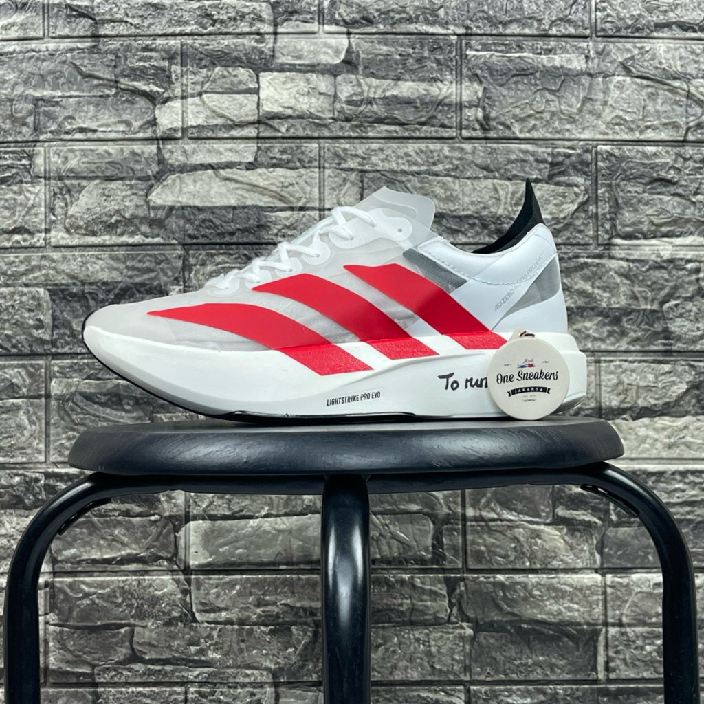 SEPATU ADIZERO EVO 1 OFF WHITE SCARLET