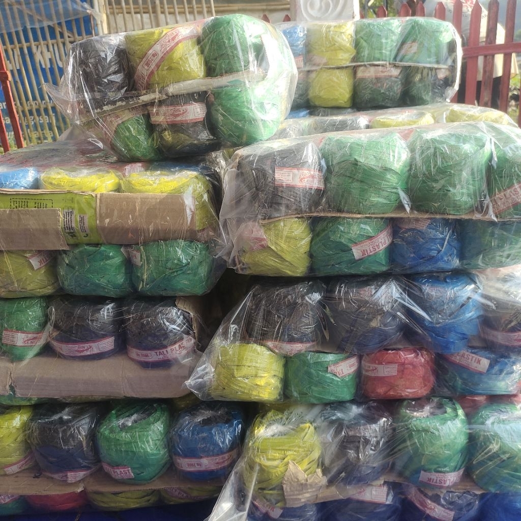 

Tali Rafia 5 pack isi 50 pcs gulungan kecil bahan plastik