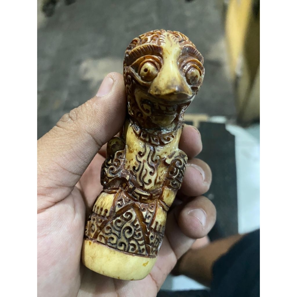 Deder Keris Ukiran Buto Cirebon Halusan Bahan Tulang handle Keris Cirebon