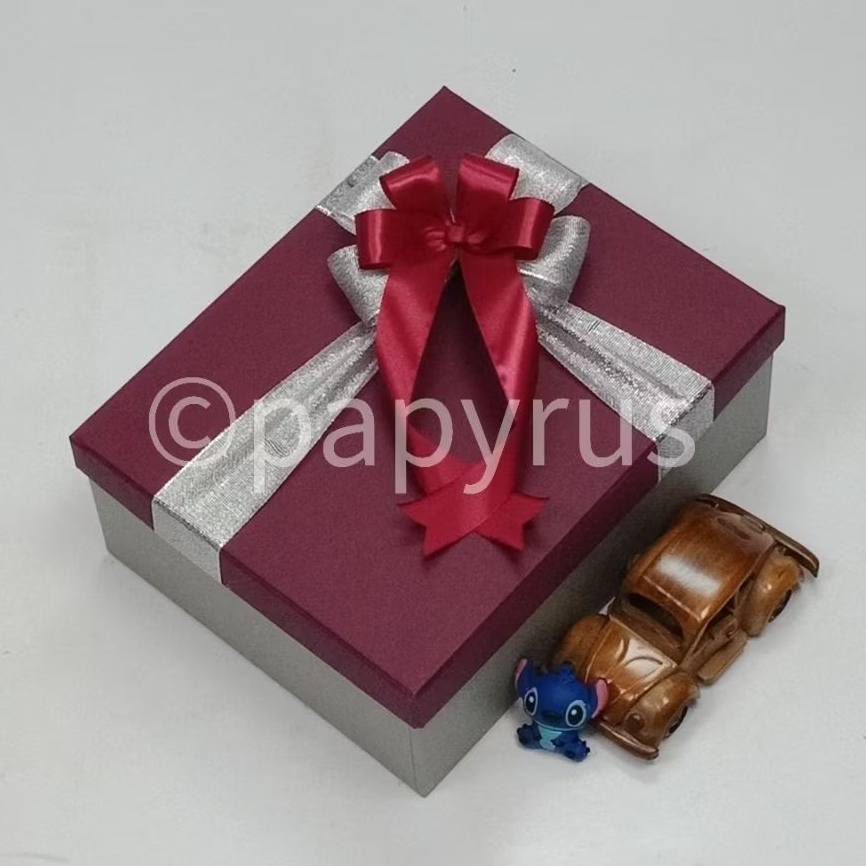 

PAPYRUS Kombinasi 20x25 Tinggi 15cm Kotak Kado Gift Box Hardbox Hampers V1