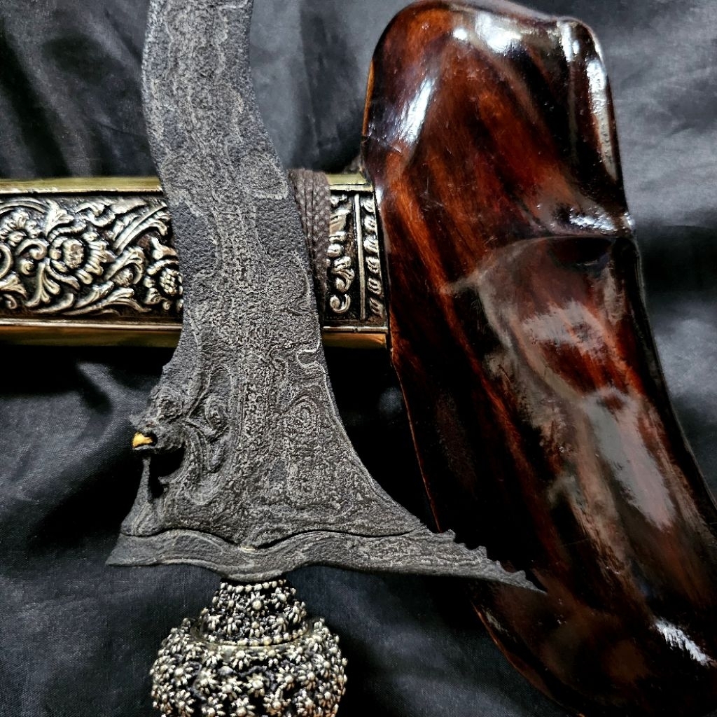 Keris Nogo Siluman Luk 9 Gonjo Wilut Pamor Benda Segada