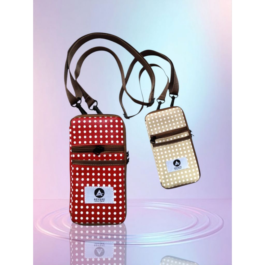 Tas HP wanita touchscreen.