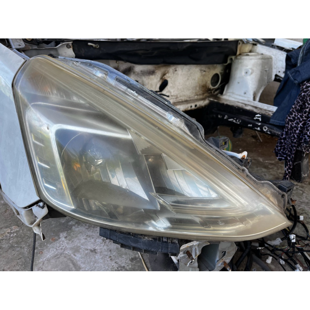 Headlamp KANAN Lampu Depan Nissan Grand Livina ORIGINAL L11 2013-2017