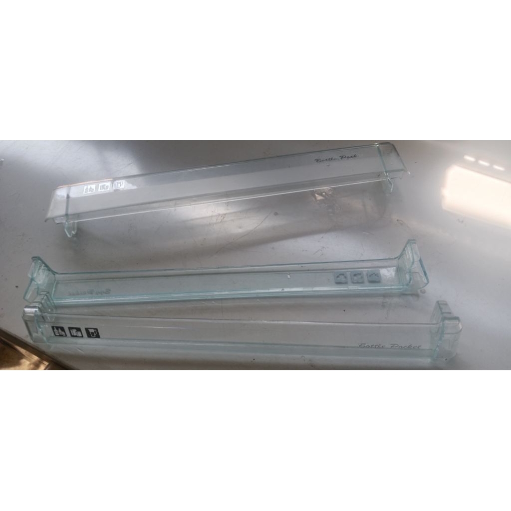 rak pintu kulkas polytron