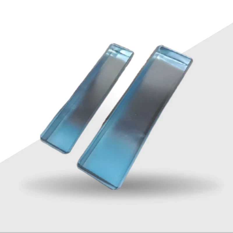 Loyang Panjang ukuran 20, 25, 30, 35cm.. Lebar serba 7cm. Tinggi serba 2cm.