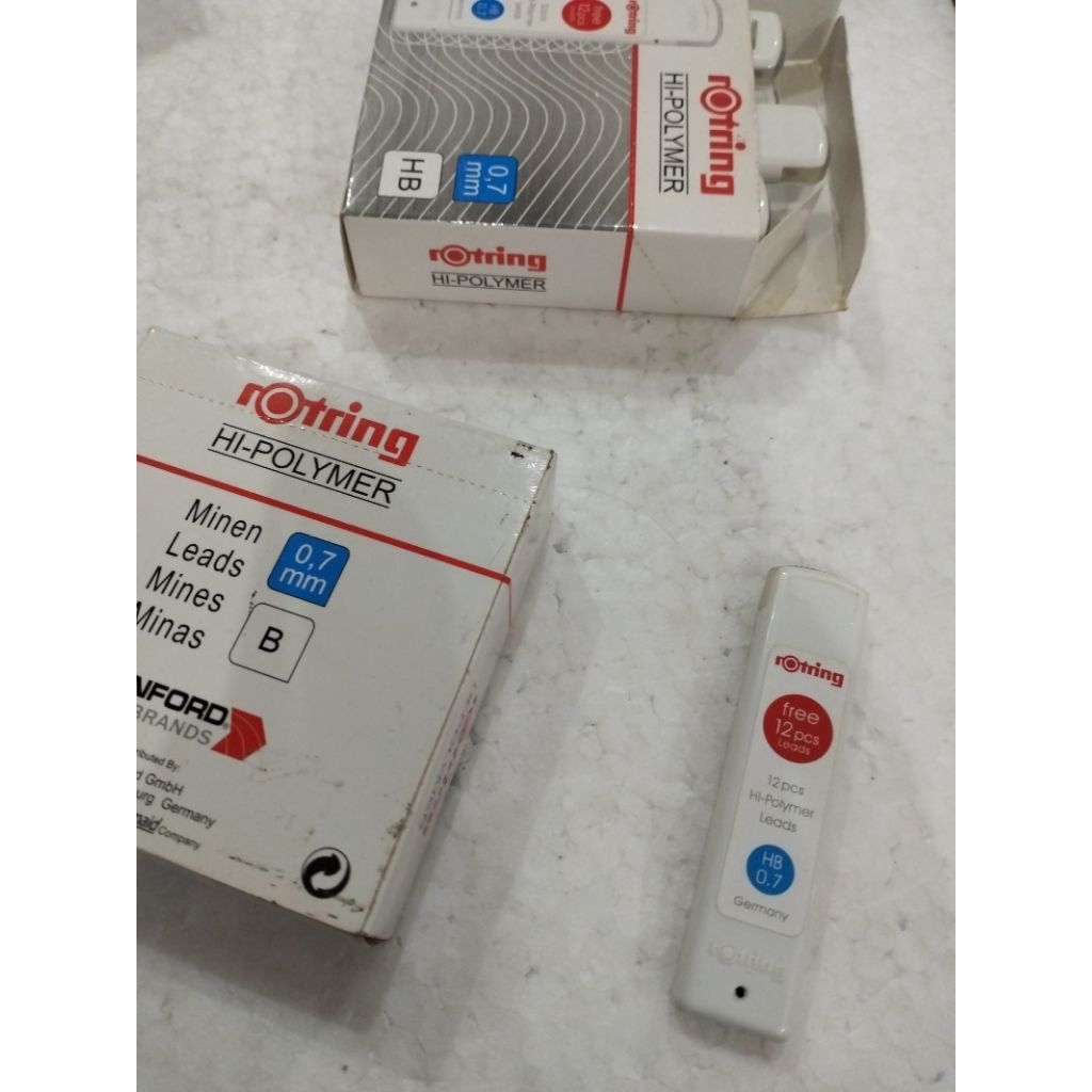 

REFFIL MEKANIK 0,7 MERK ROTRING ISI PENSIL MEKANIK PENSIL TEKHNIK