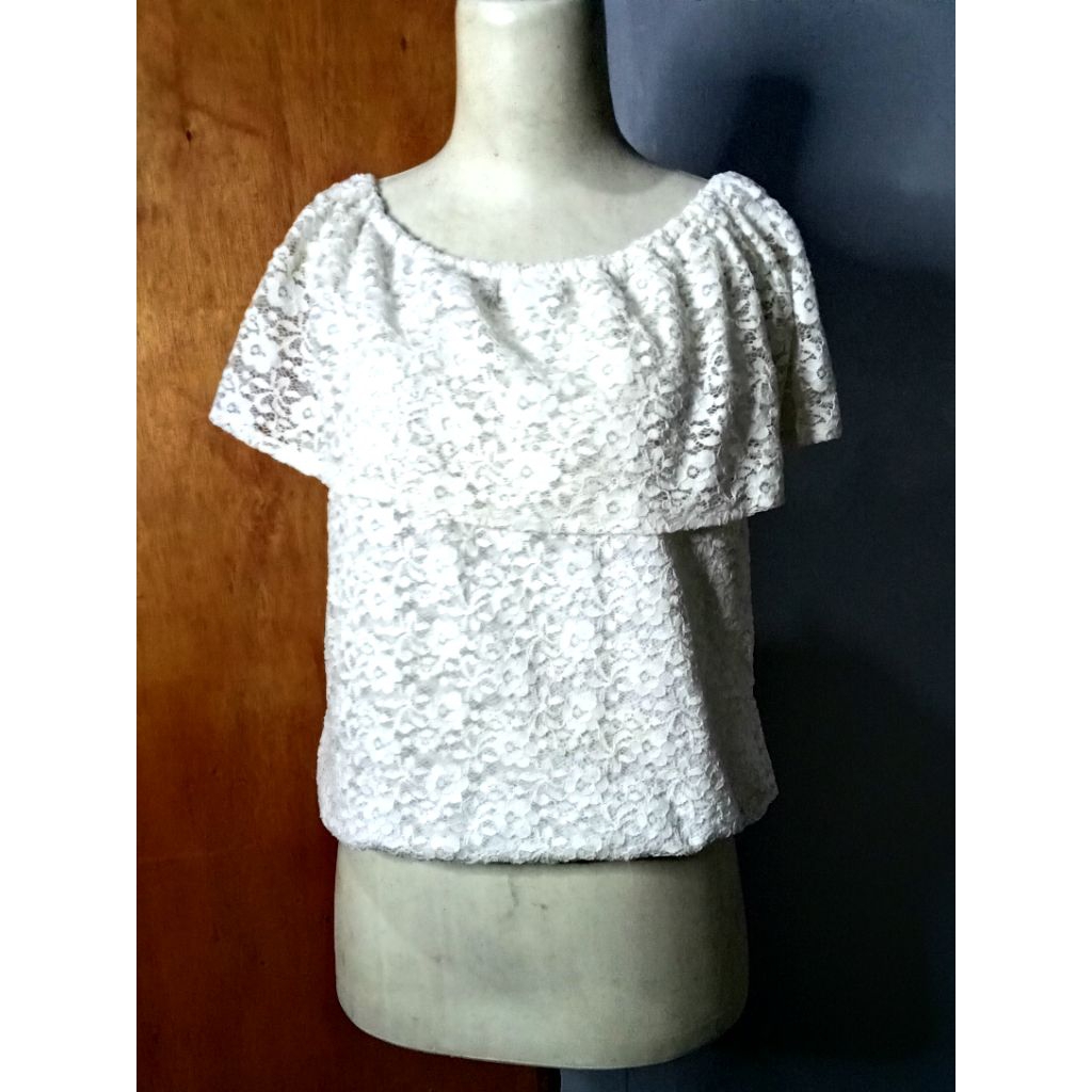 [PreLoved] Blouse wanita / Baju wanita full renda putih