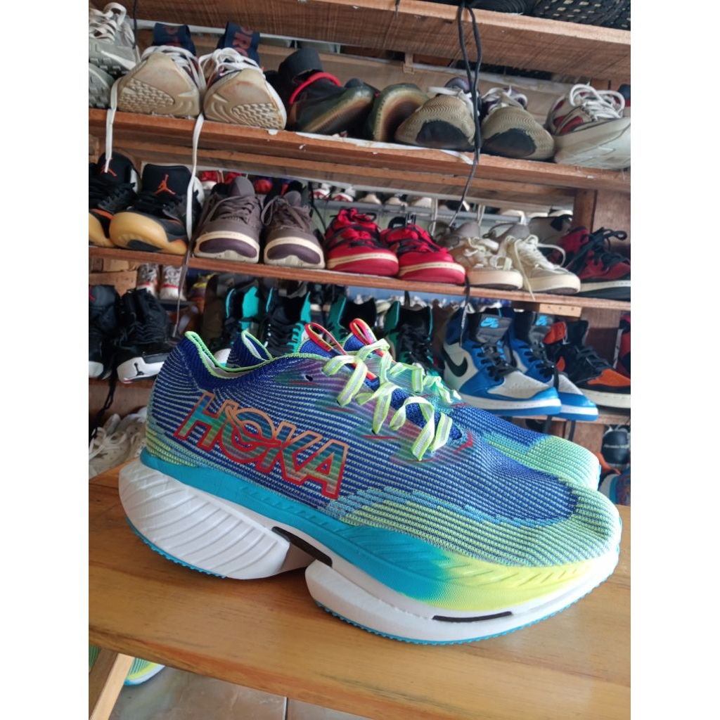 Sepatu Hoka cielo