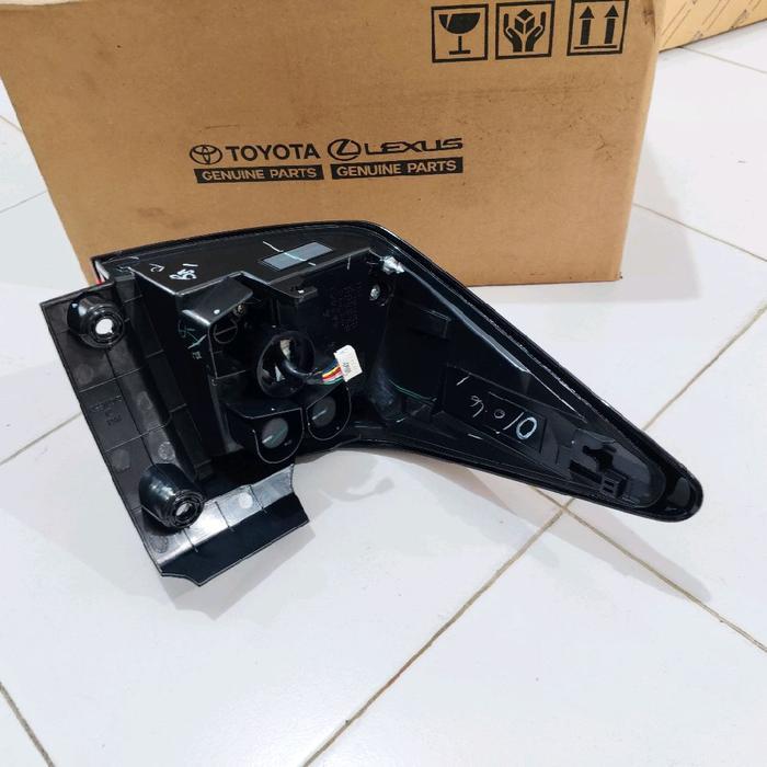 stoplamp lampu belakang toyota avanza veloz Q 2022 2023 2024 2025 ori - kanan