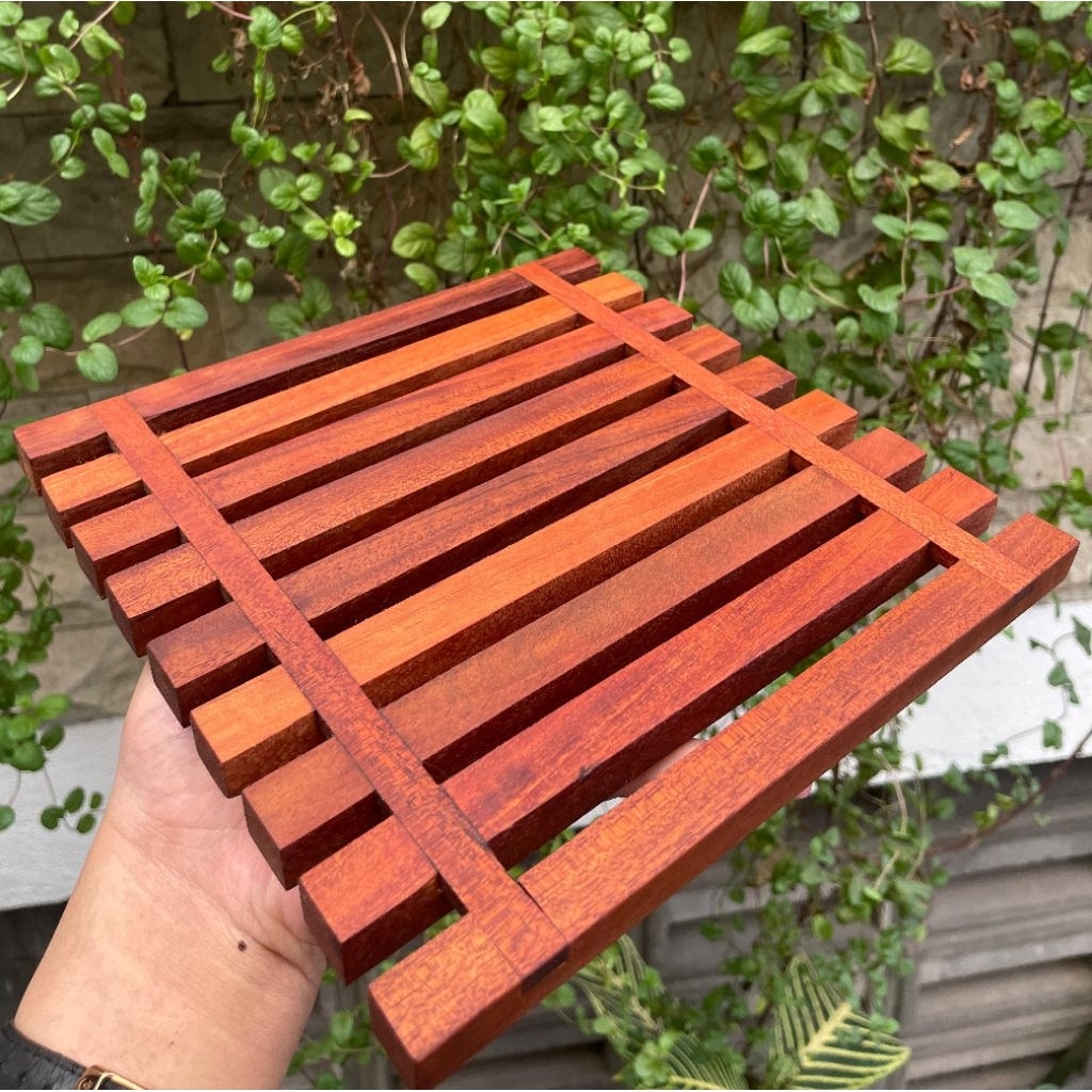 tatakan panci / tatakan panci kayu 20 cm x 20 cm