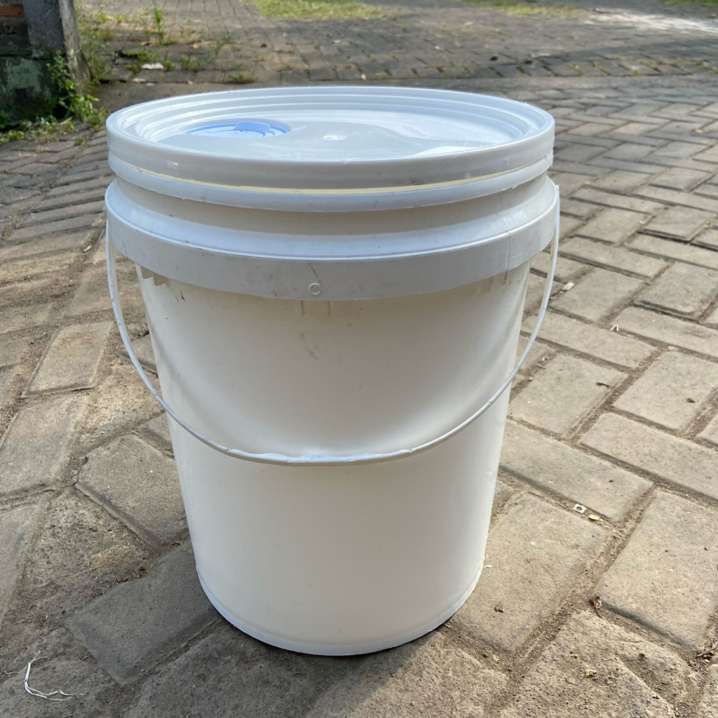 ember bekas lem 25kg + tutup / ember bekas 20kg + tutup / ember bekas / ember bekas cat / ember beka