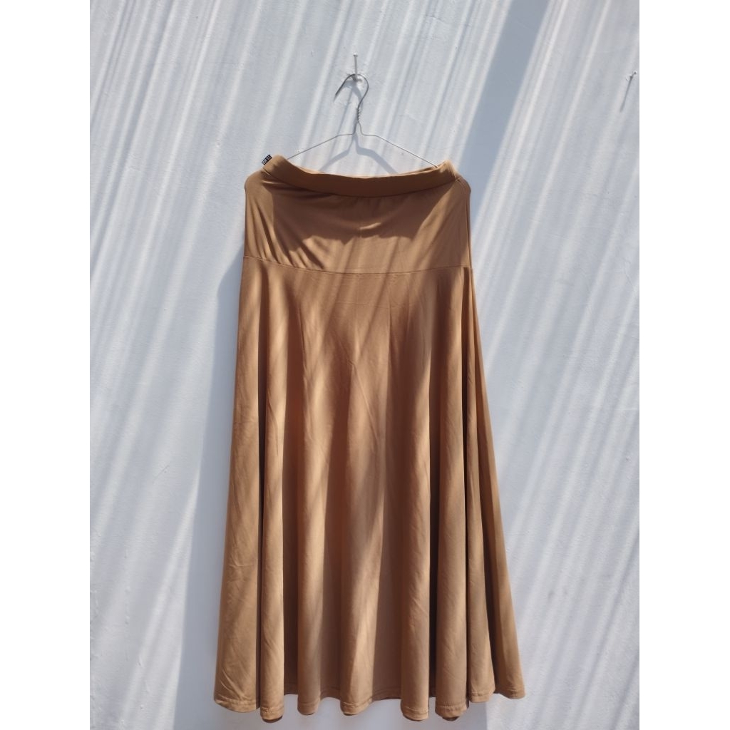 PRELOVED Rok Wanita Maxi Warna Coklat Susu