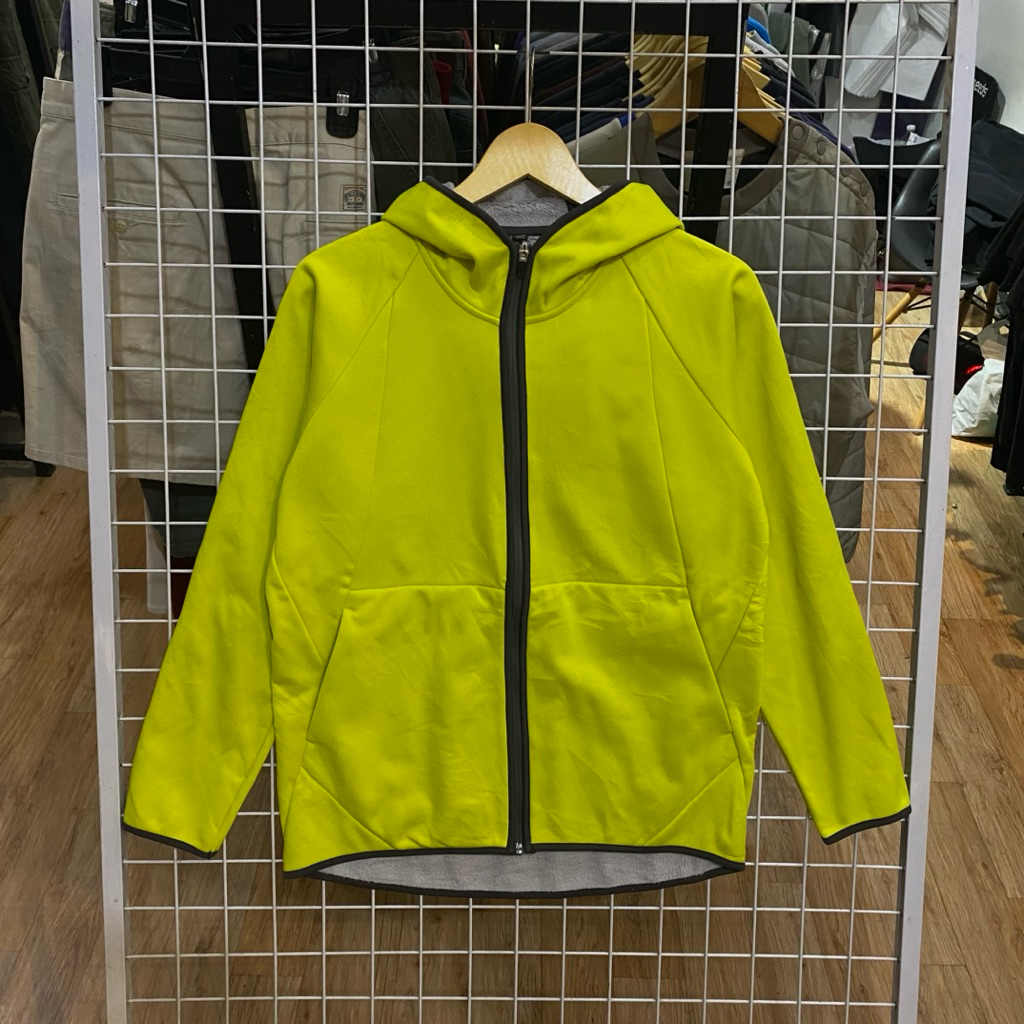 Uniqlo SoftShell Serpa Zip Up Hoodie