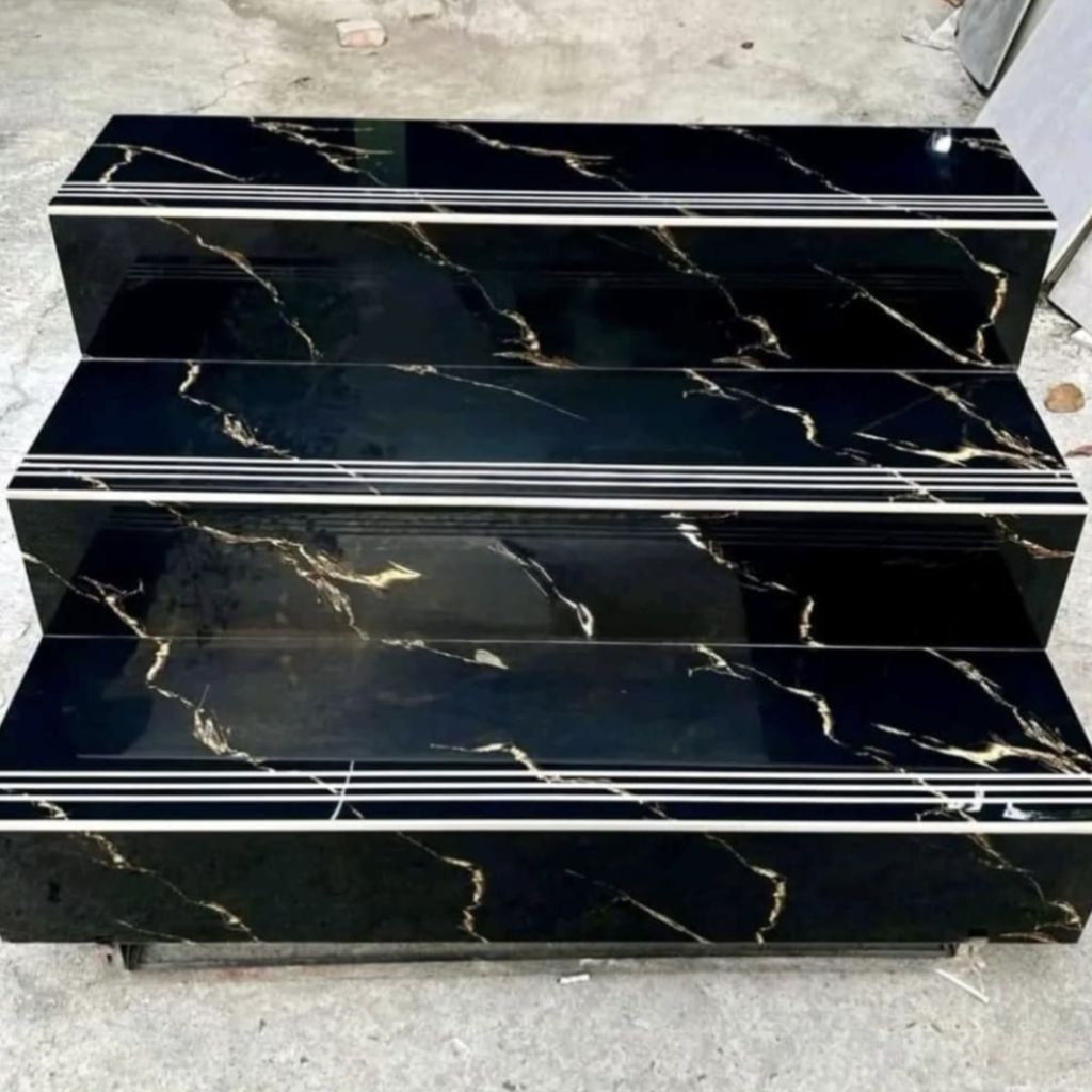 Granit anak tangga motip hitam corak emas 30x90 20x90 glosy list plint Granit/keramik