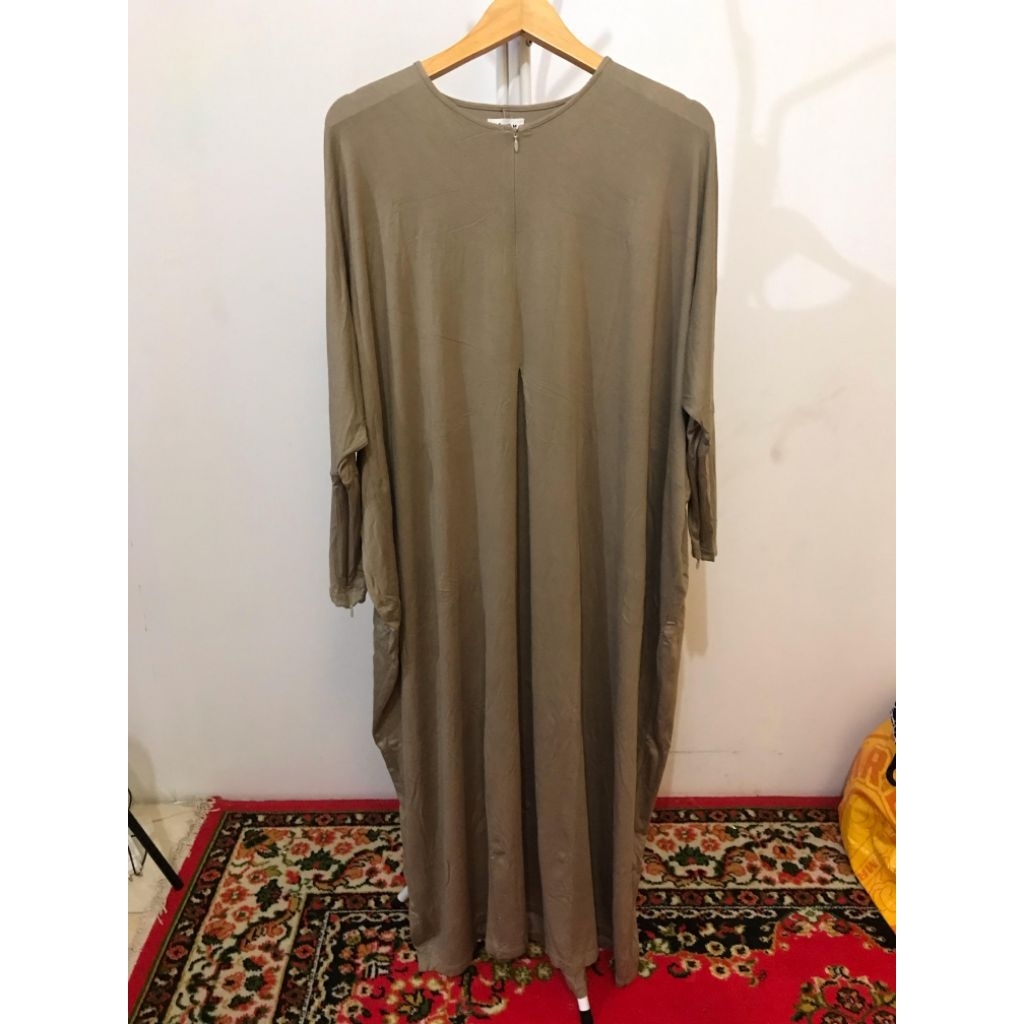 (preloved) plain loose abaya by khalewale - cek deskripsi