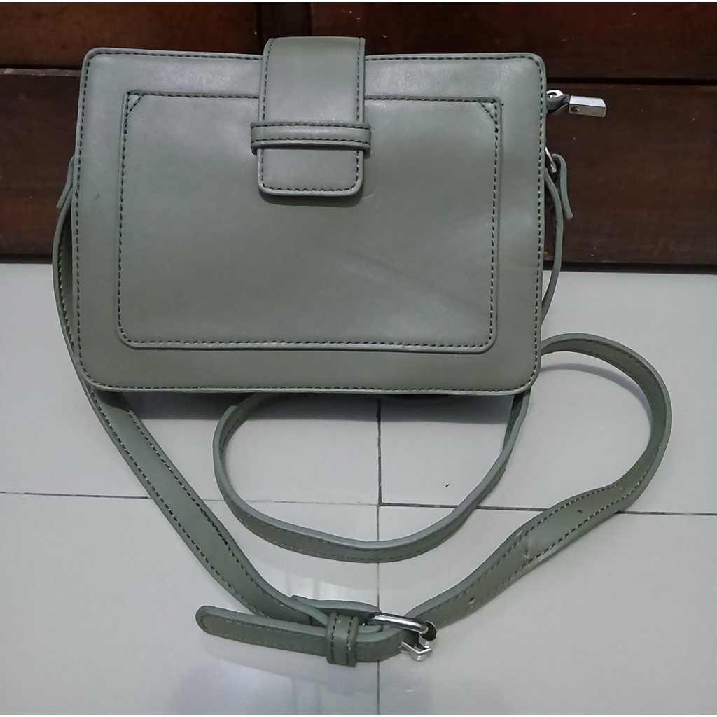 preloved (bekas pakai) tas slingbag brand Mixology