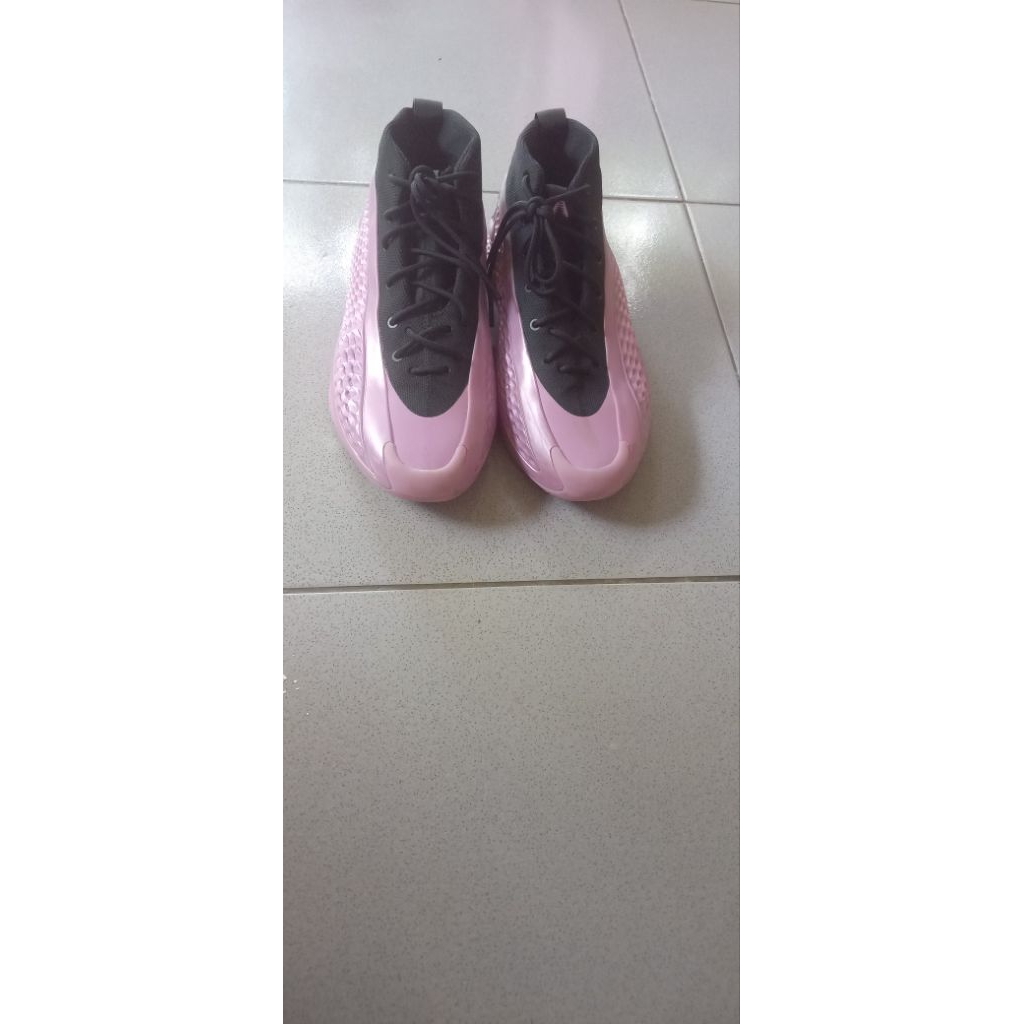 Sepatu basket second Adidas AE 1 size 43 (27,5 cm)