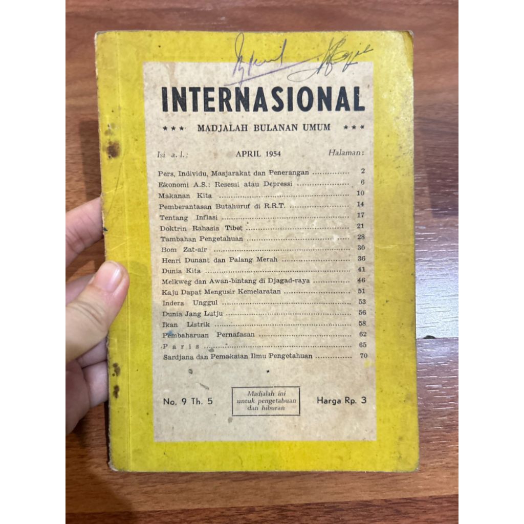Buku - INTERNASIONAL MADJALAH BULANAN UMUM