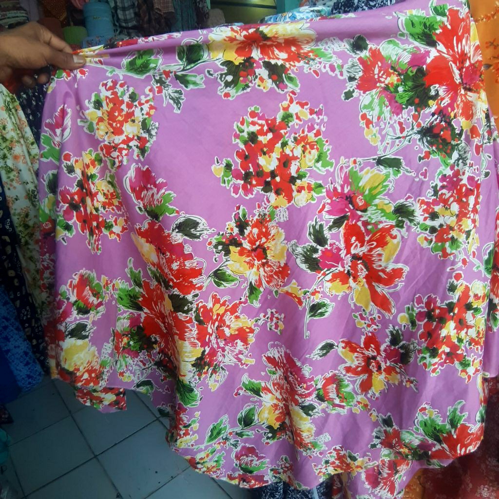 KAIN KATUN PARIS MOTIF BUNGA BESAR SISA GARMENT  - KAIN KATUN MOTIF KEMBANG BESAR - BAHAN KAIN MOTIF