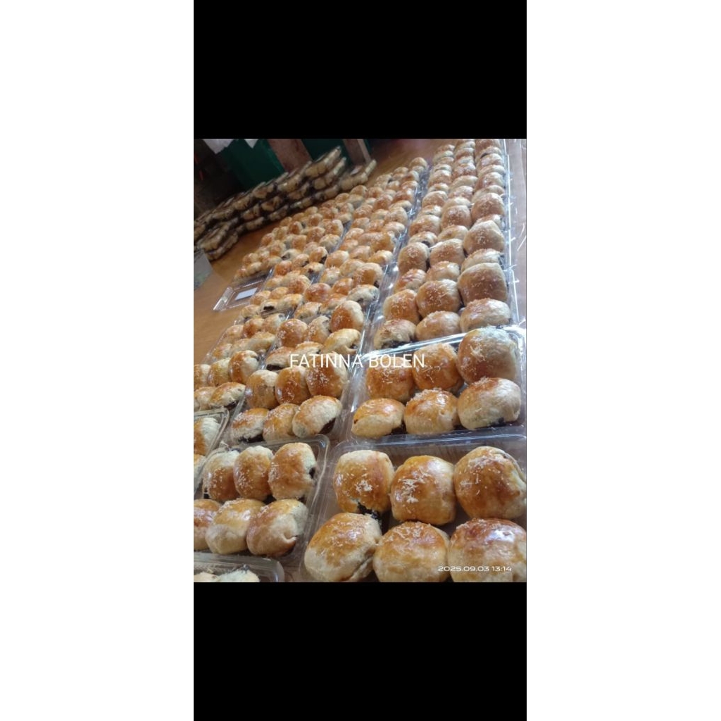 

Bolen Pisang Keju Coklat