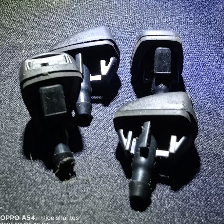 nozel wiper depan semprotan air wiper kaca depan avanza xenia innova calya sigra original