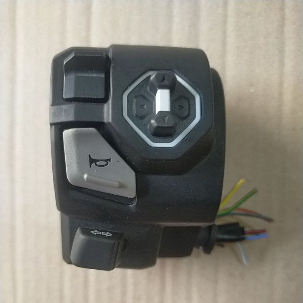 HOLDER KIRI HONDA PCX 160 ROADSYNC/ADV 160 ROADSYNC ORIGINAL